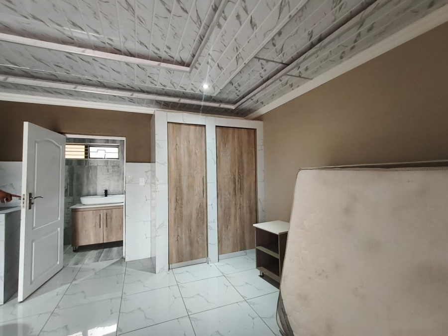 To Let 1 Bedroom Property for Rent in Umtentweni KwaZulu-Natal