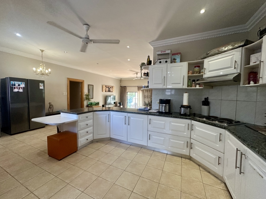 4 Bedroom Property for Sale in Meer En See KwaZulu-Natal