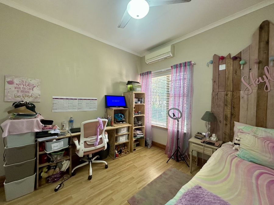 4 Bedroom Property for Sale in Meer En See KwaZulu-Natal