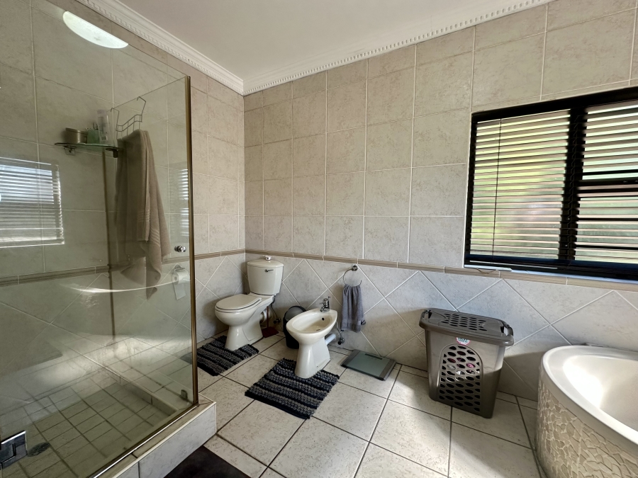 4 Bedroom Property for Sale in Meer En See KwaZulu-Natal