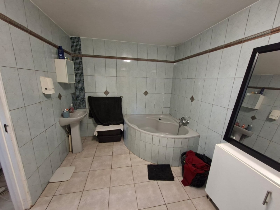 To Let 2 Bedroom Property for Rent in Ocean View KwaZulu-Natal