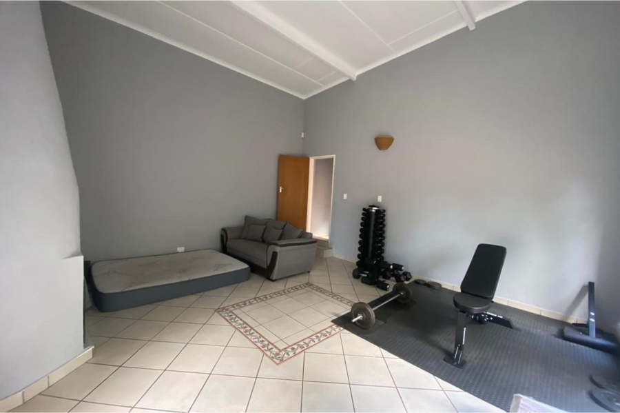 4 Bedroom Property for Sale in Signal Hill KwaZulu-Natal