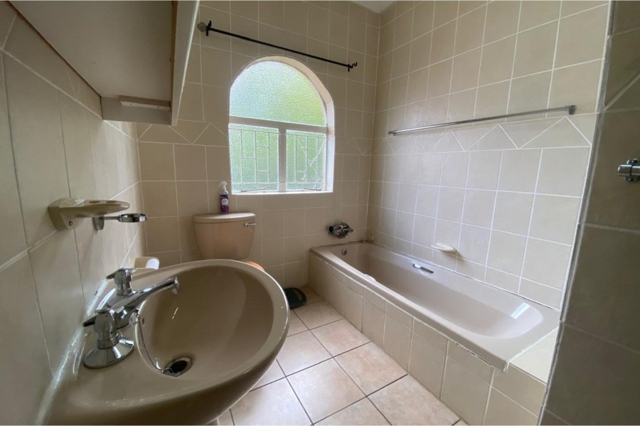4 Bedroom Property for Sale in Signal Hill KwaZulu-Natal