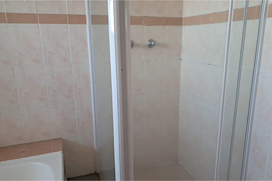 To Let 3 Bedroom Property for Rent in Essenwood KwaZulu-Natal