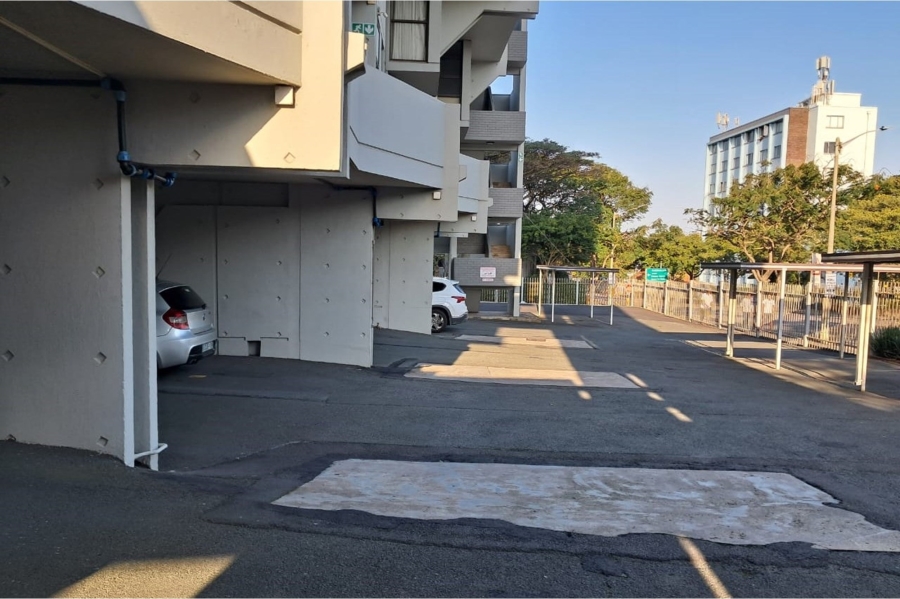 To Let 3 Bedroom Property for Rent in Essenwood KwaZulu-Natal