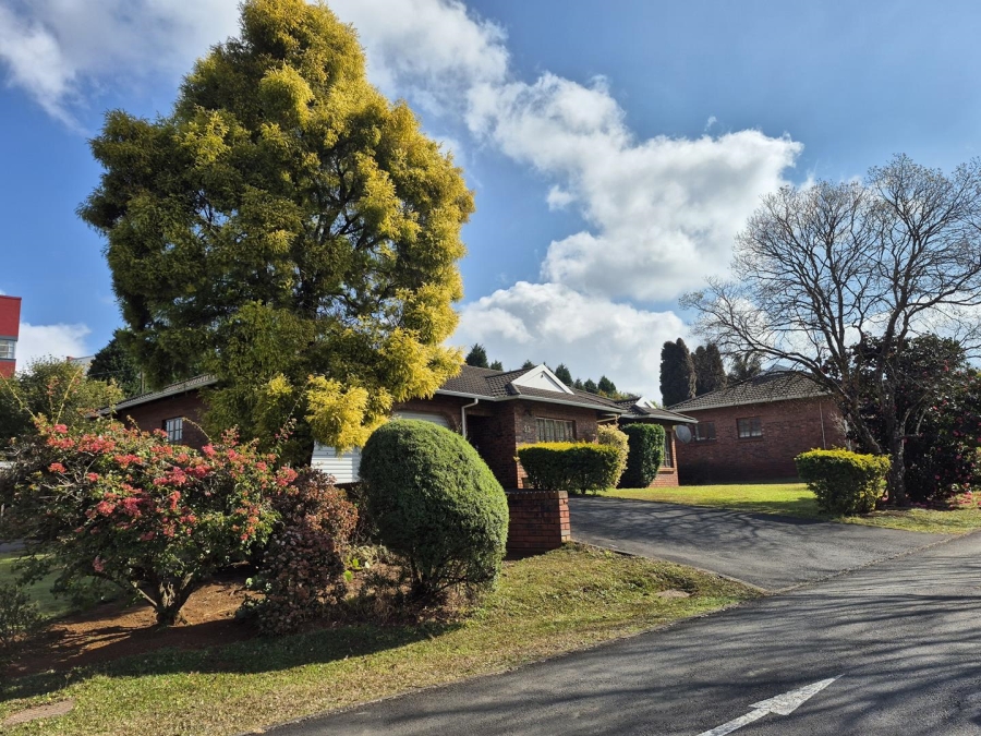 3 Bedroom Property for Sale in Hilton Gardens KwaZulu-Natal