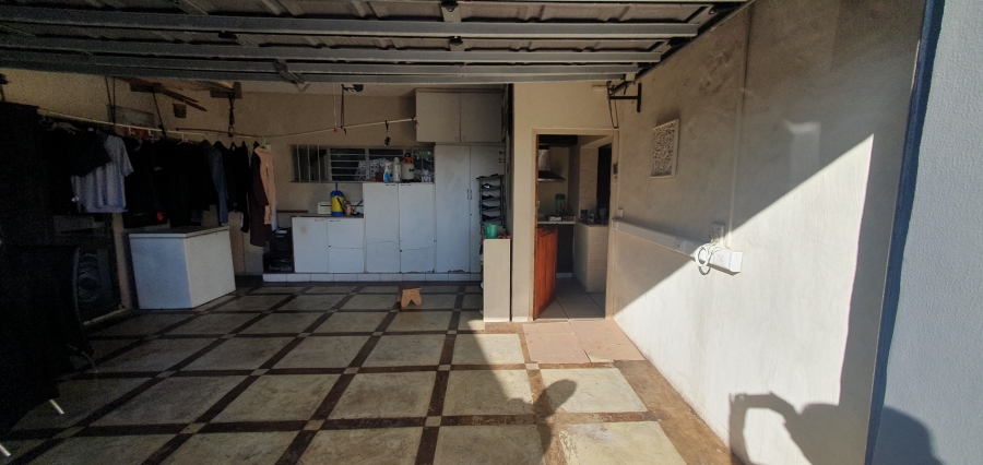 To Let 1 Bedroom Property for Rent in Bluff KwaZulu-Natal