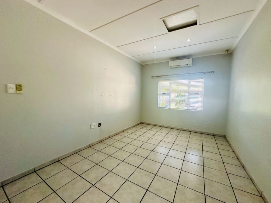 4 Bedroom Property for Sale in Meer En See KwaZulu-Natal