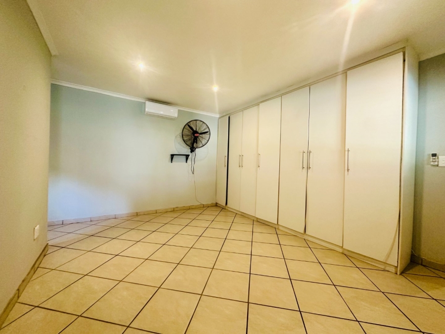 4 Bedroom Property for Sale in Meer En See KwaZulu-Natal