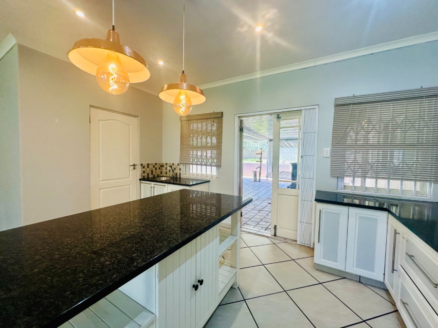 4 Bedroom Property for Sale in Meer En See KwaZulu-Natal
