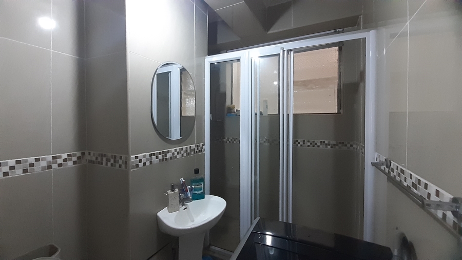 To Let 2 Bedroom Property for Rent in Amanzimtoti KwaZulu-Natal