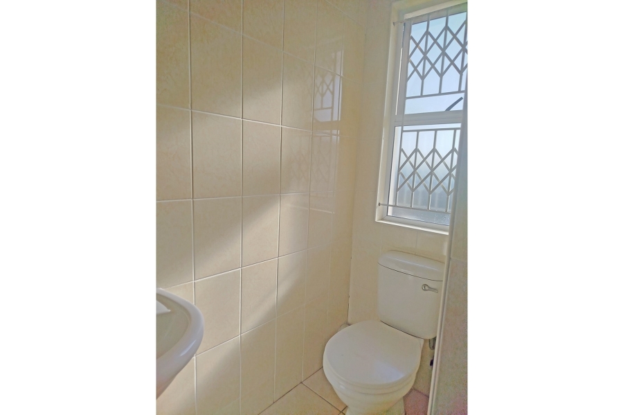 To Let 2 Bedroom Property for Rent in Brindhaven KwaZulu-Natal