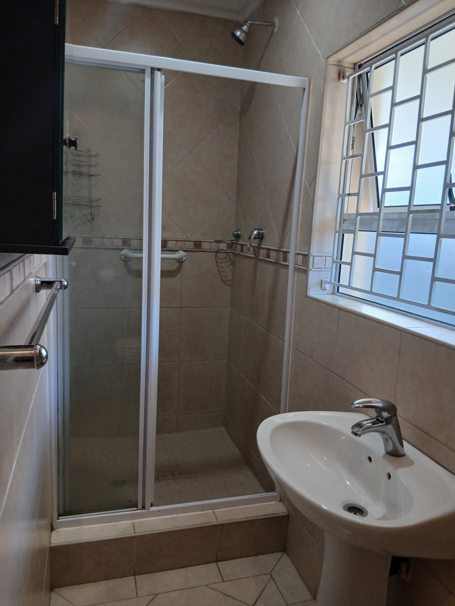 To Let 1 Bedroom Property for Rent in Bluff KwaZulu-Natal
