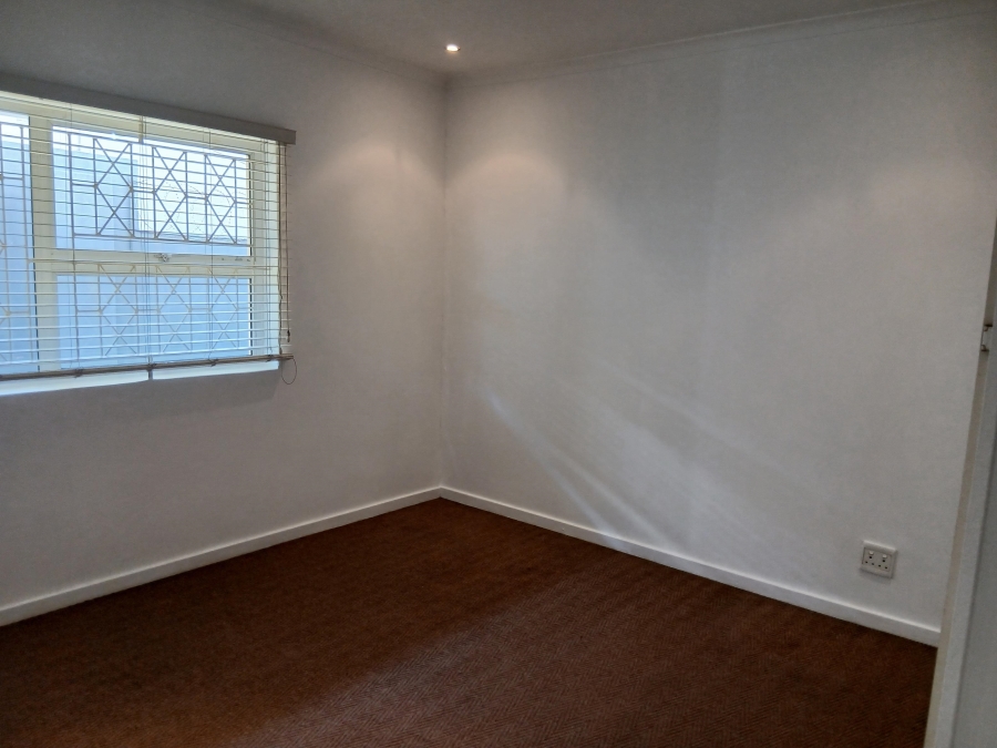 To Let 1 Bedroom Property for Rent in Bluff KwaZulu-Natal