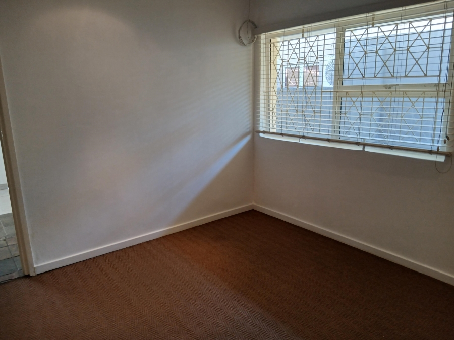 To Let 1 Bedroom Property for Rent in Bluff KwaZulu-Natal