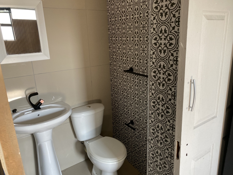 1 Bedroom Property for Sale in Montclair KwaZulu-Natal