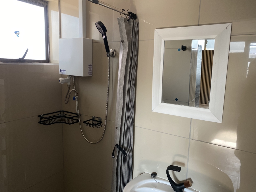 1 Bedroom Property for Sale in Montclair KwaZulu-Natal