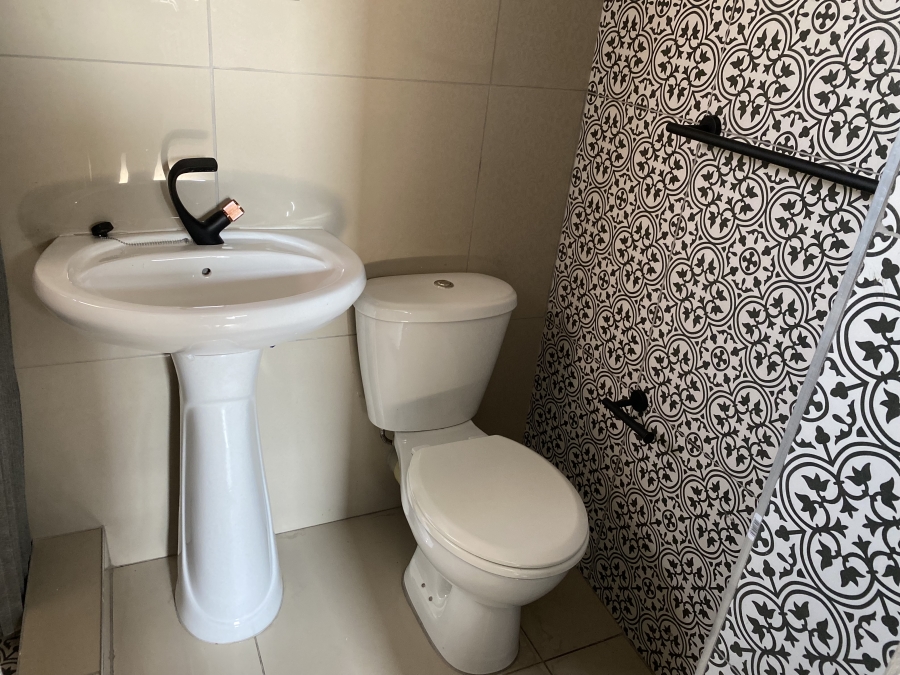 1 Bedroom Property for Sale in Montclair KwaZulu-Natal