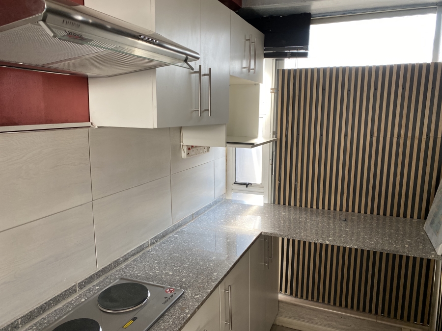 1 Bedroom Property for Sale in Montclair KwaZulu-Natal