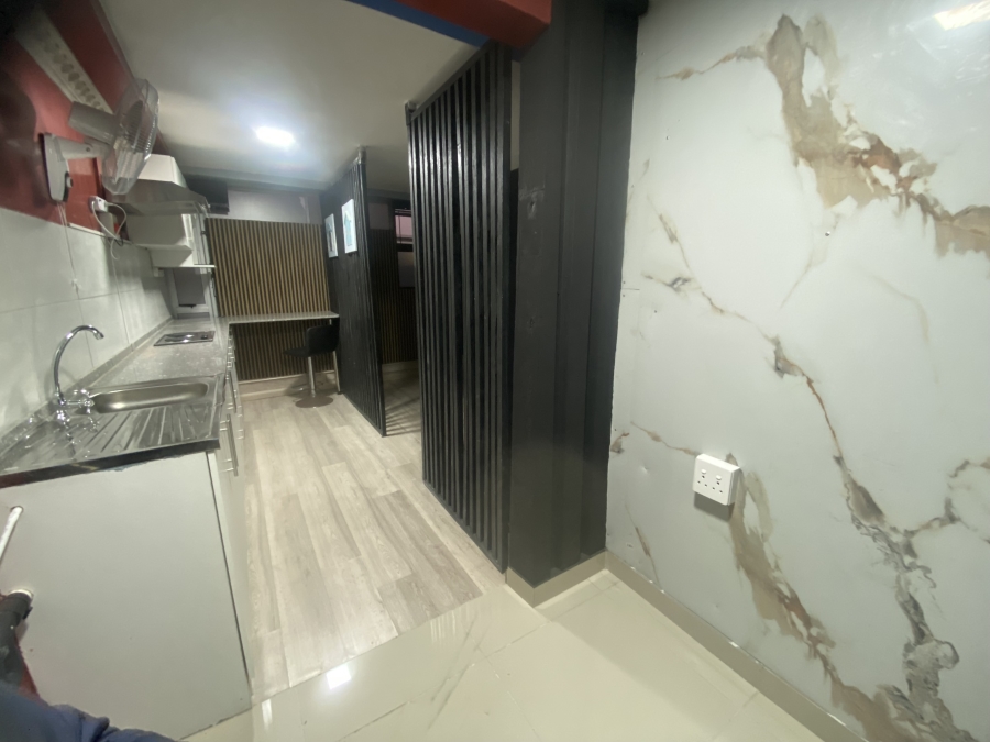 1 Bedroom Property for Sale in Montclair KwaZulu-Natal
