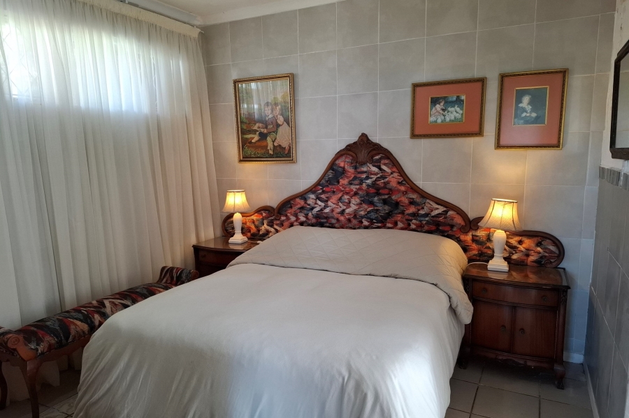 6 Bedroom Property for Sale in Manaba Beach KwaZulu-Natal