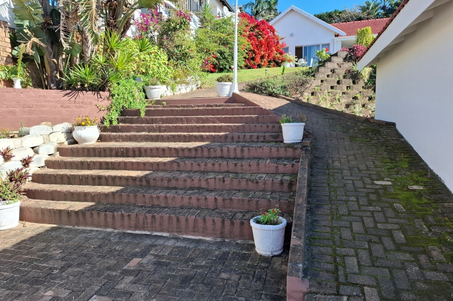 6 Bedroom Property for Sale in Manaba Beach KwaZulu-Natal