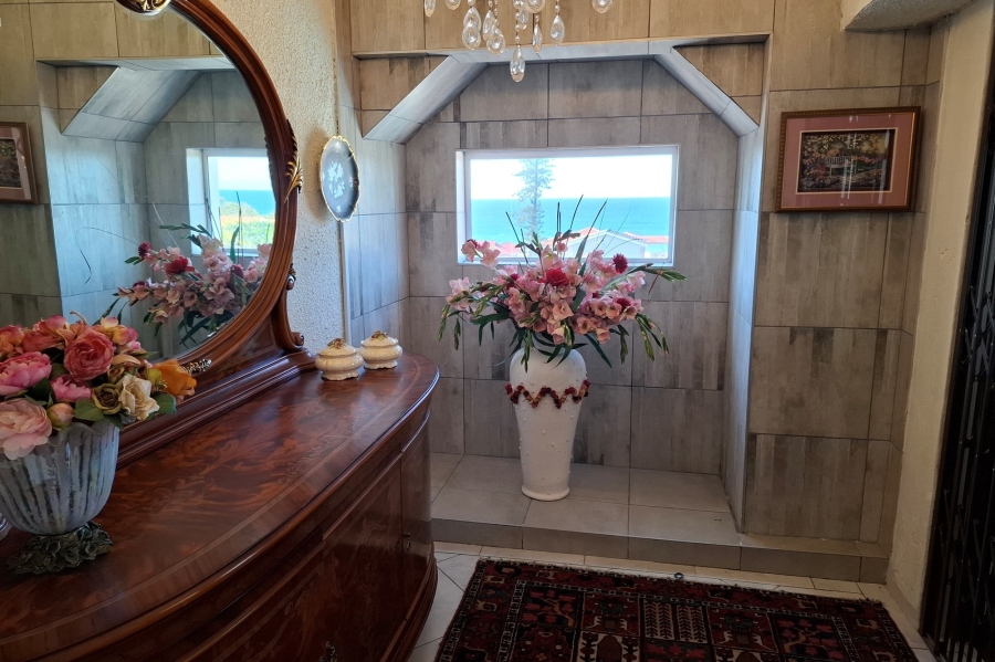 6 Bedroom Property for Sale in Manaba Beach KwaZulu-Natal