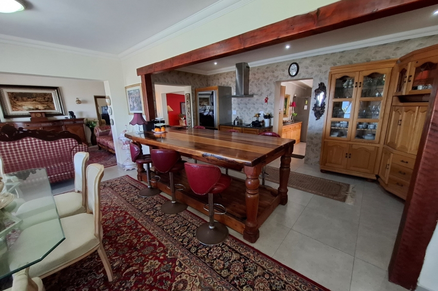 6 Bedroom Property for Sale in Manaba Beach KwaZulu-Natal