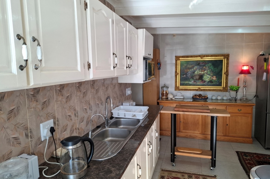6 Bedroom Property for Sale in Manaba Beach KwaZulu-Natal