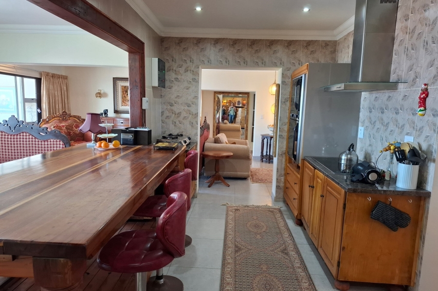 6 Bedroom Property for Sale in Manaba Beach KwaZulu-Natal