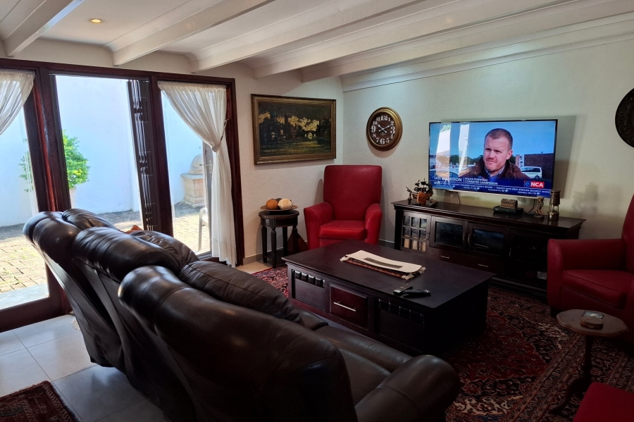 6 Bedroom Property for Sale in Manaba Beach KwaZulu-Natal