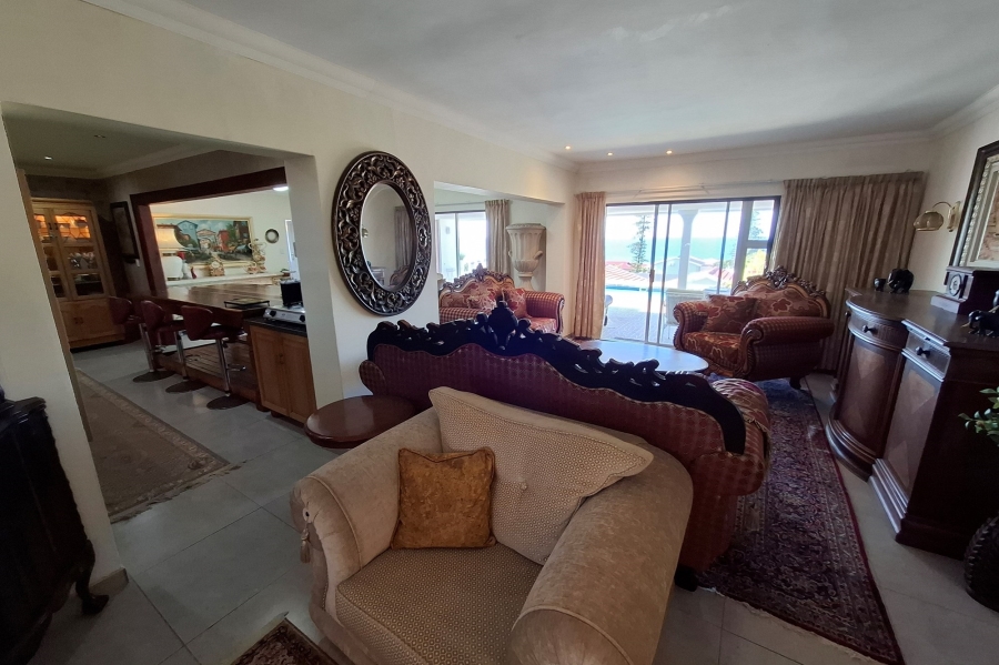 6 Bedroom Property for Sale in Manaba Beach KwaZulu-Natal