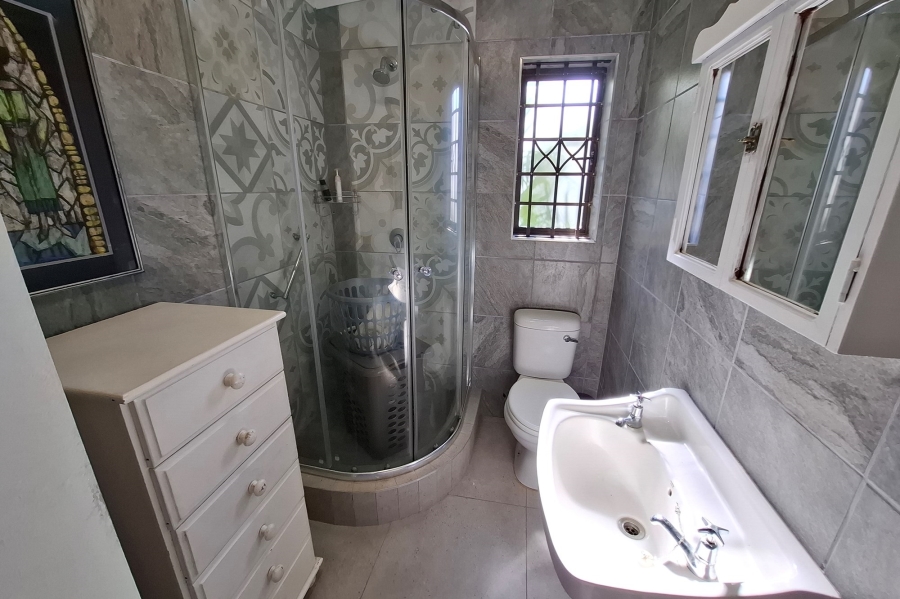6 Bedroom Property for Sale in Manaba Beach KwaZulu-Natal
