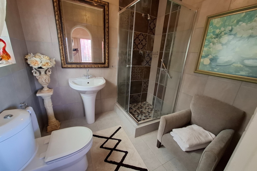 6 Bedroom Property for Sale in Manaba Beach KwaZulu-Natal