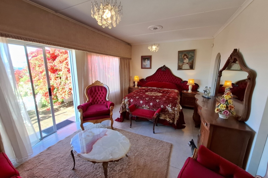 6 Bedroom Property for Sale in Manaba Beach KwaZulu-Natal