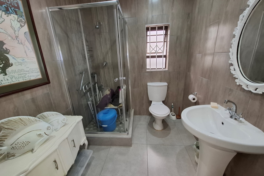 6 Bedroom Property for Sale in Manaba Beach KwaZulu-Natal
