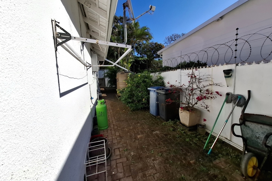 6 Bedroom Property for Sale in Manaba Beach KwaZulu-Natal