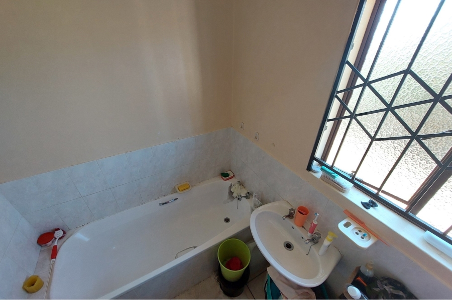 To Let 3 Bedroom Property for Rent in Cleland KwaZulu-Natal