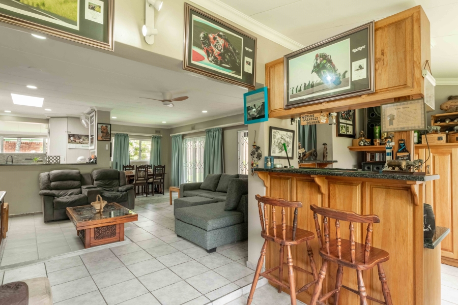 6 Bedroom Property for Sale in Pennington KwaZulu-Natal