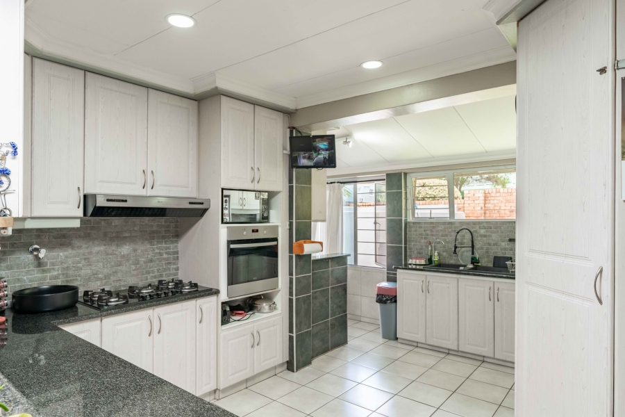 6 Bedroom Property for Sale in Pennington KwaZulu-Natal