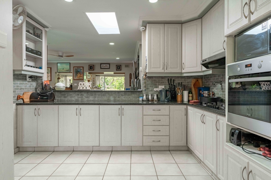 6 Bedroom Property for Sale in Pennington KwaZulu-Natal