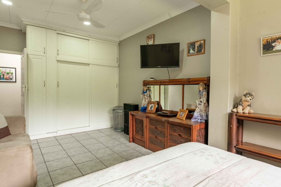 6 Bedroom Property for Sale in Pennington KwaZulu-Natal