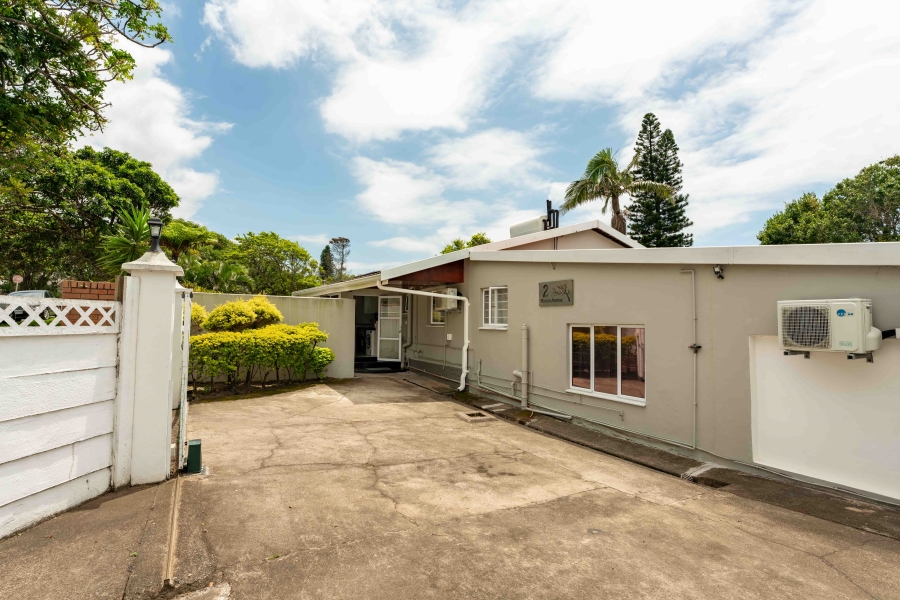 6 Bedroom Property for Sale in Pennington KwaZulu-Natal