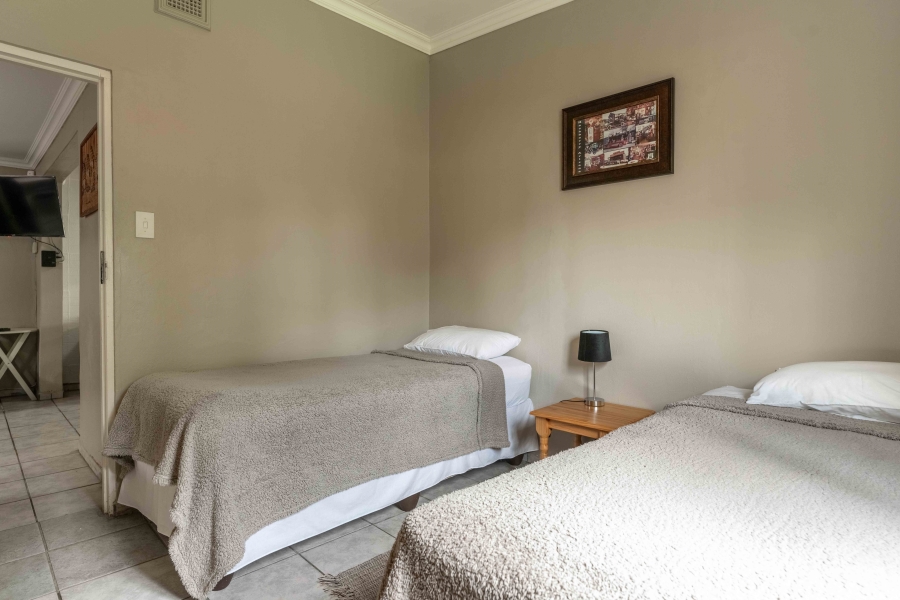 6 Bedroom Property for Sale in Pennington KwaZulu-Natal