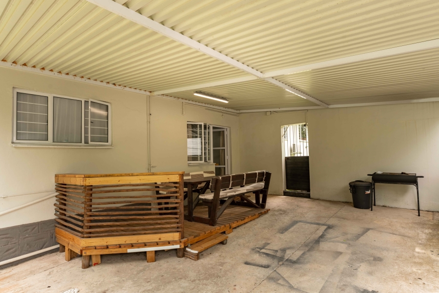 6 Bedroom Property for Sale in Pennington KwaZulu-Natal