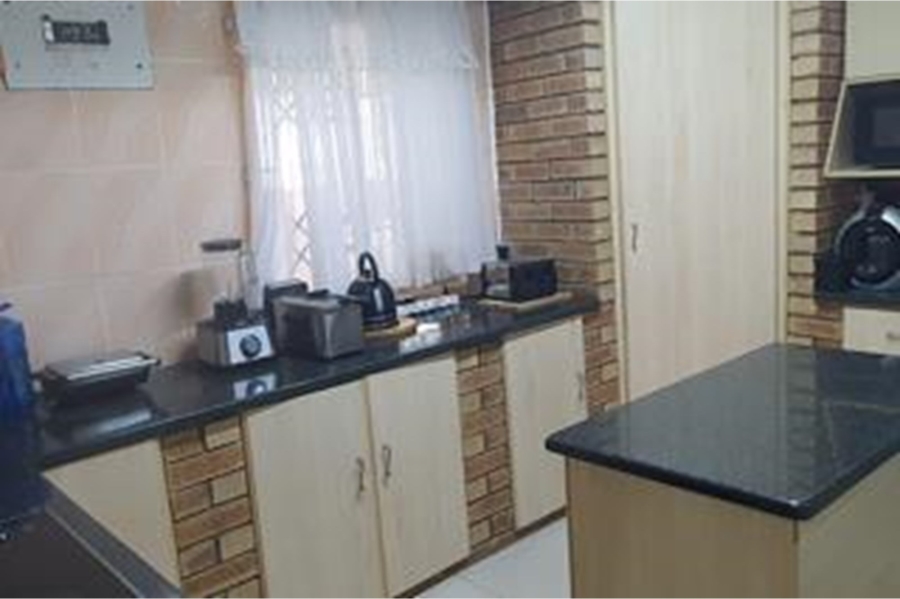 4 Bedroom Property for Sale in Hillgrove KwaZulu-Natal