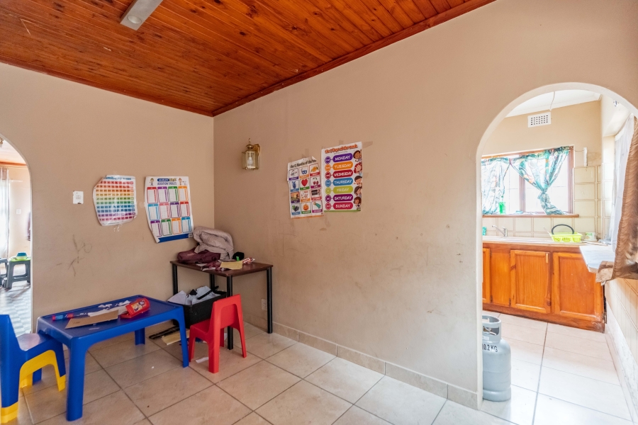 11 Bedroom Property for Sale in Escombe KwaZulu-Natal