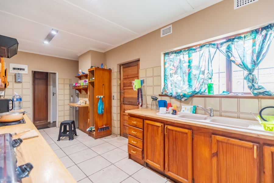 11 Bedroom Property for Sale in Escombe KwaZulu-Natal