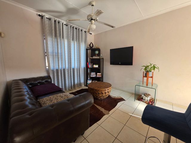 2 Bedroom Property for Sale in Richem KwaZulu-Natal