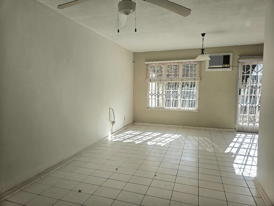2 Bedroom Property for Sale in Sherwood KwaZulu-Natal